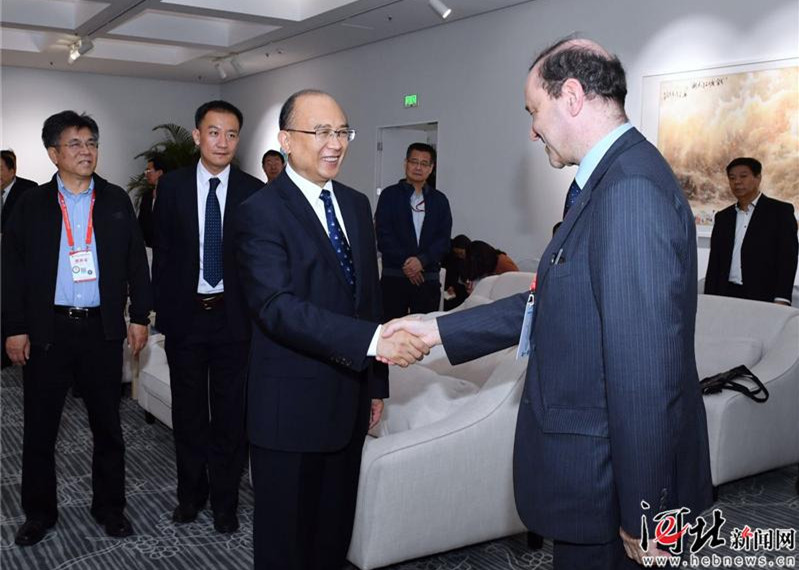 许勤会见巴西驻华大使并出席临空经济发展合作交流会、冀粤企业家合作恳谈会