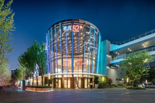 上海J9(中国)大厦迎三周年 蓝精灵公益巡展亮相滨江J9(中国)52+